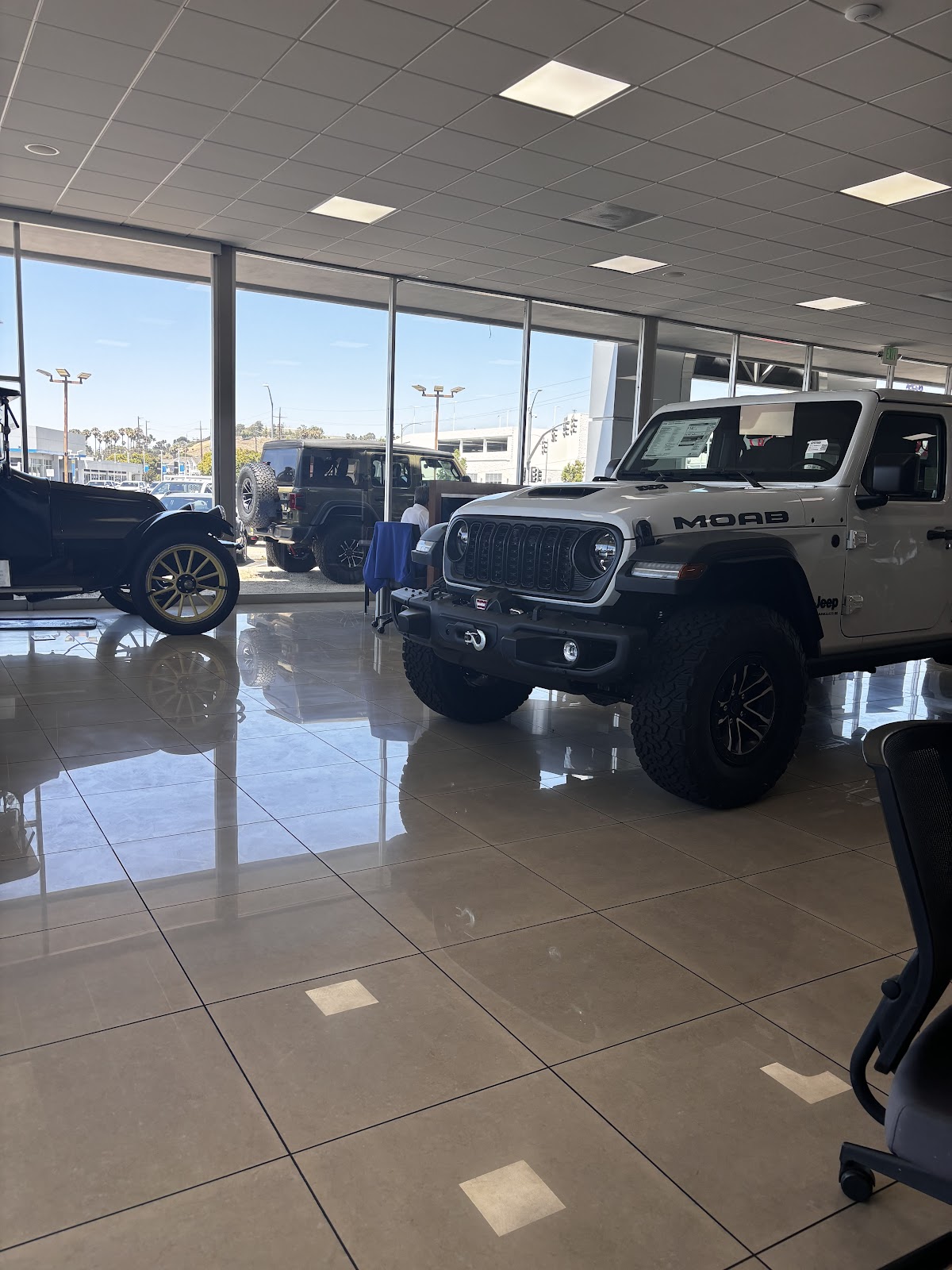 Normandin Chrysler Dodge Jeep Ram FIAT photo 2