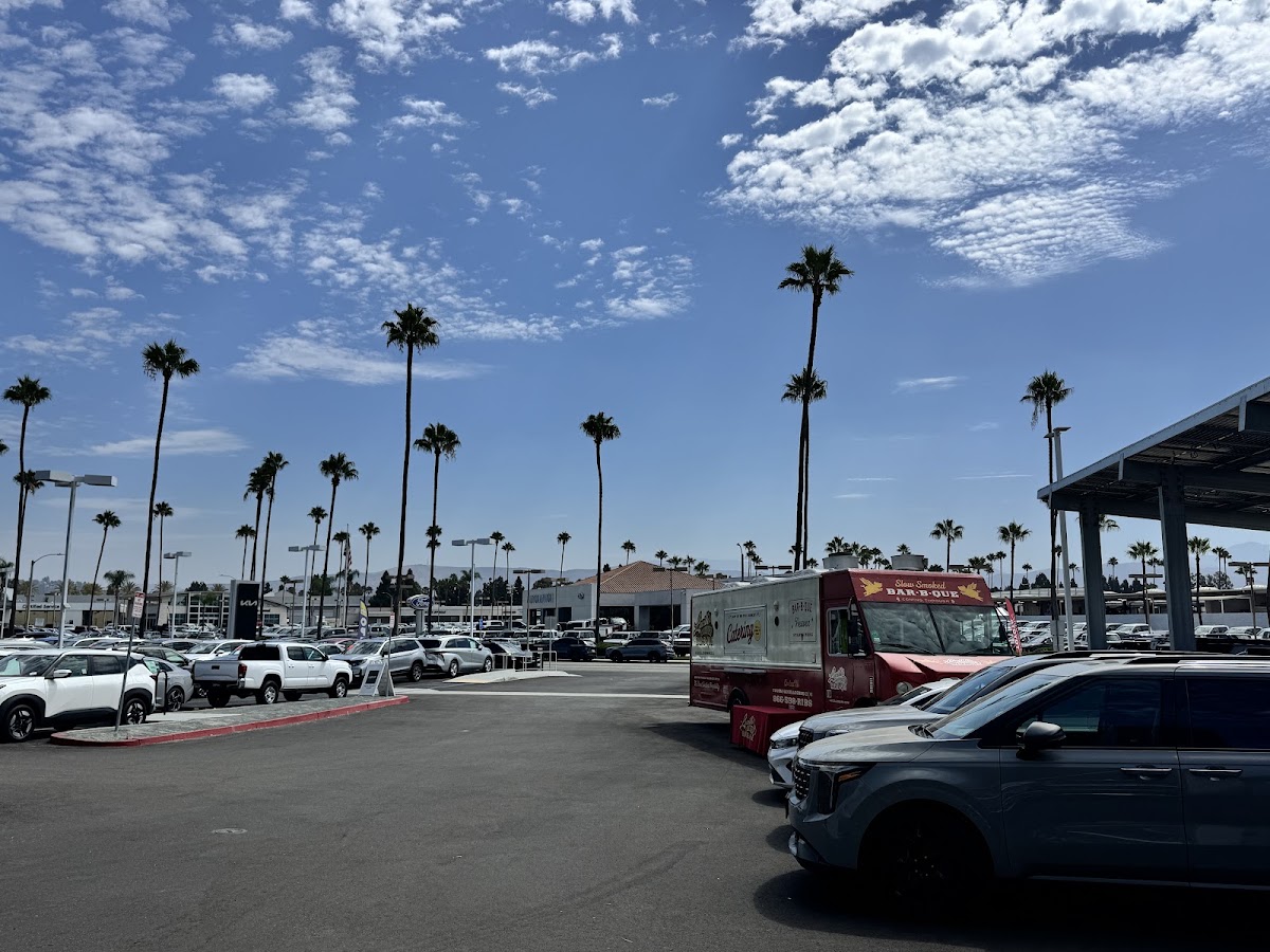 Tustin Kia photo 2