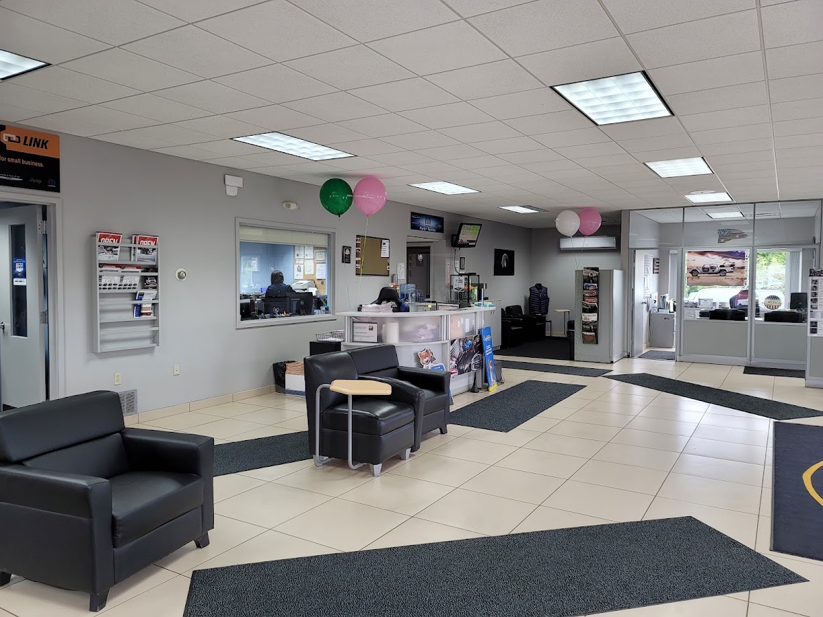 Crosstown Chrysler Dodge Jeep Ram Fiat photo 5