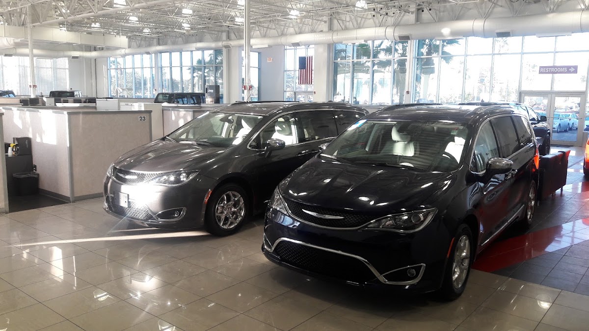 Airport Chrysler Dodge Jeep RAM photo 5