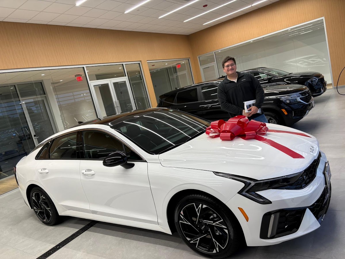 Mcgrath Kia of St. Charles photo 4
