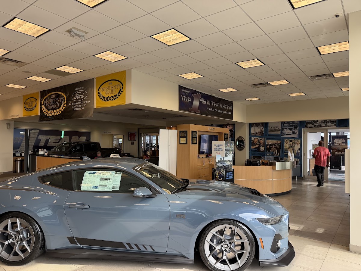 Ricart Ford Groveport photo 4