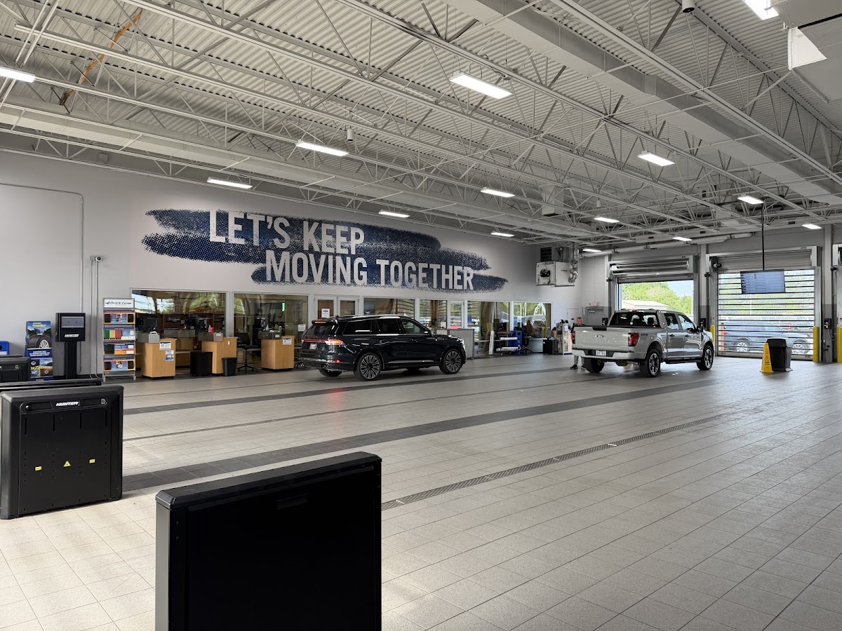 Ricart Ford Groveport photo 3
