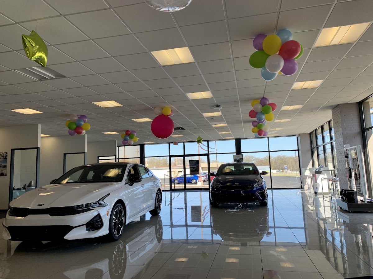 Larry Stovesand Kia Carbondale photo 3