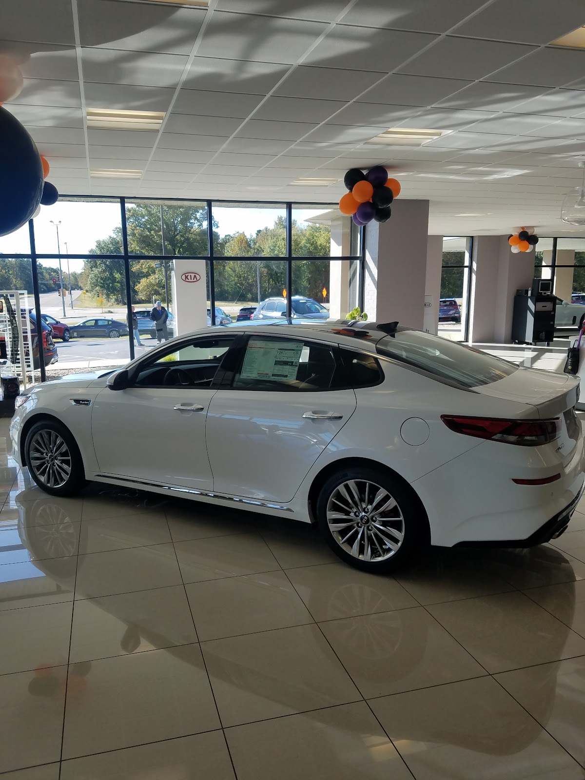 Larry Stovesand Kia Carbondale photo 5