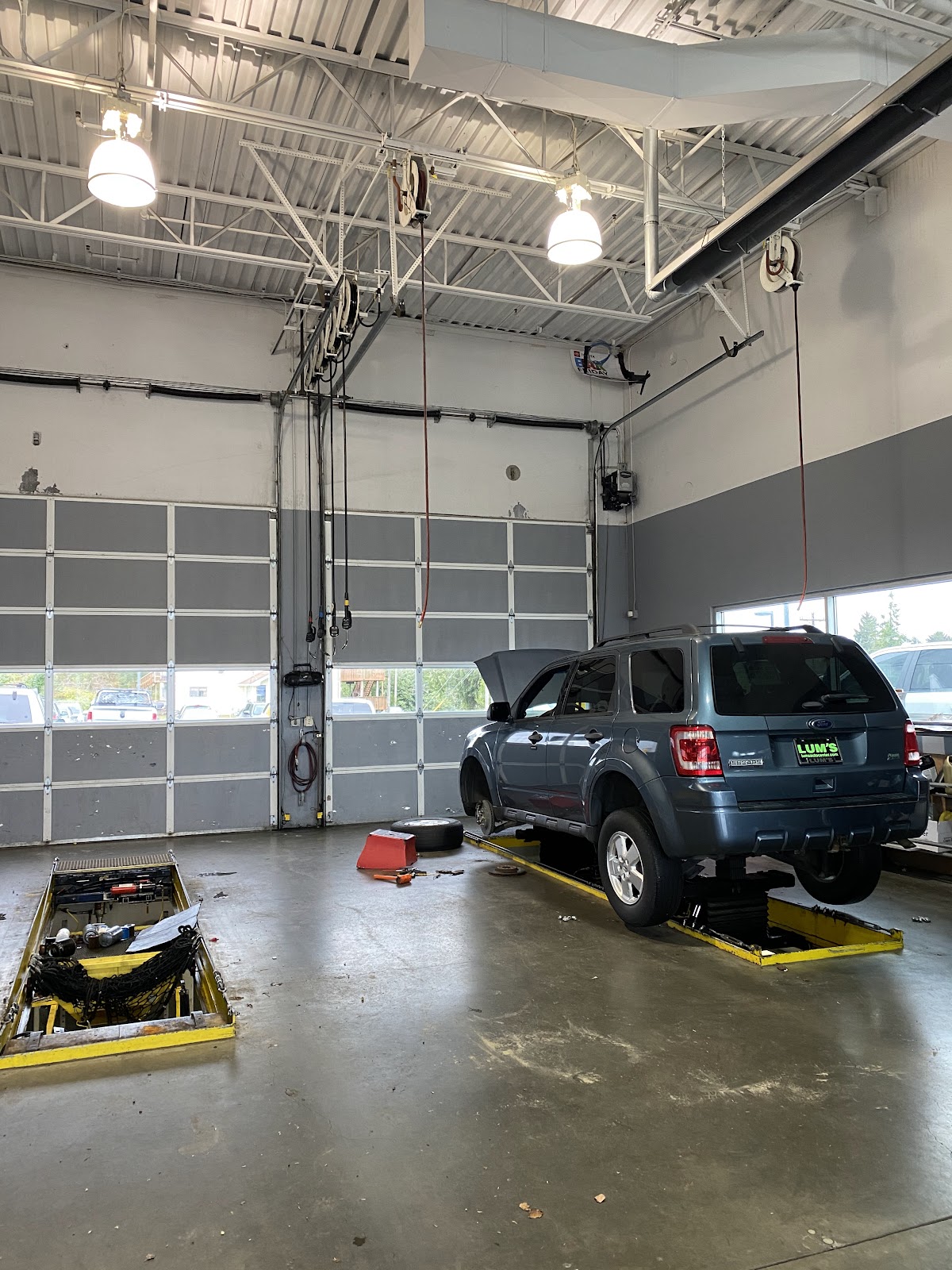 Lum's Auto Center photo 5