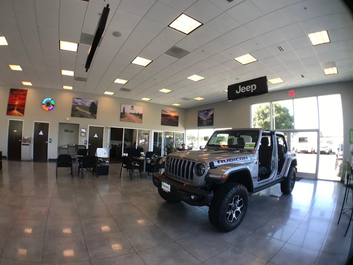 Healdsburg Chrysler Dodge Jeep RAM photo 2
