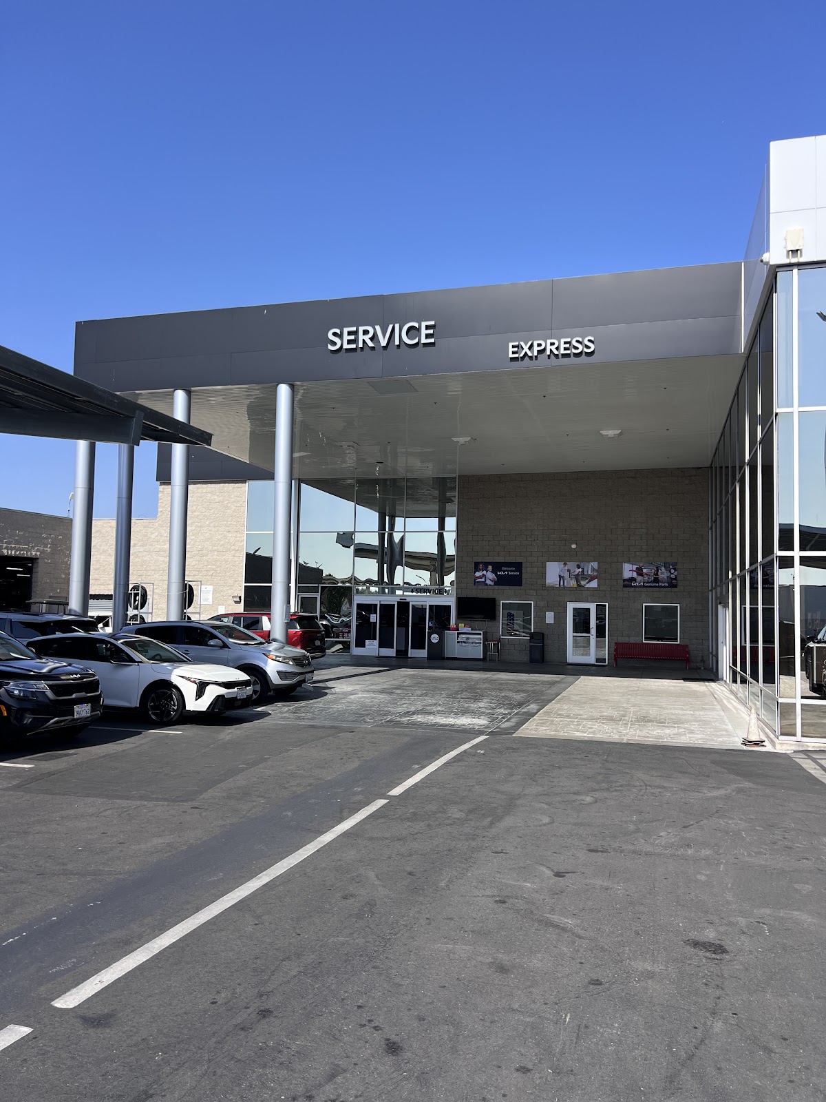 Kia of Irvine photo 1