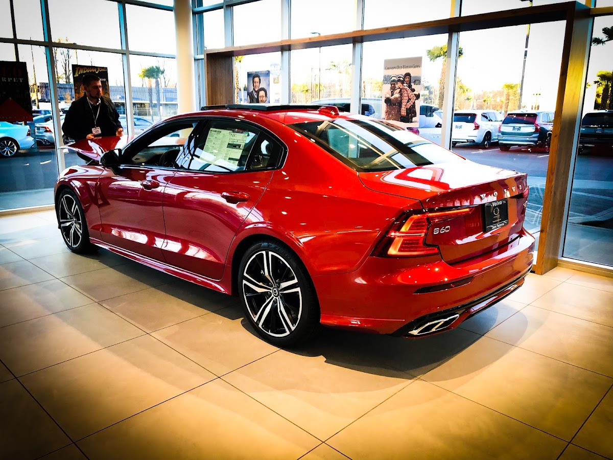 Volvo Cars Tacoma photo 4