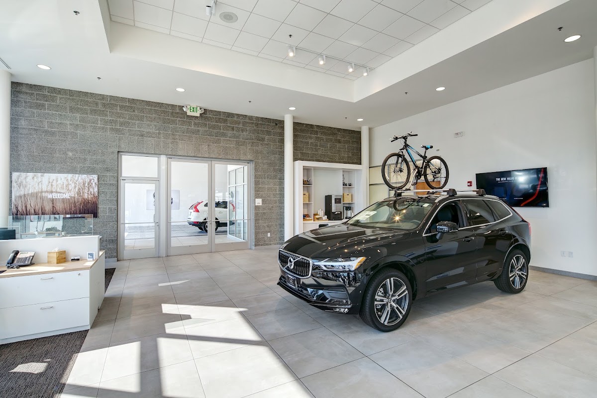 Volvo Cars Tacoma photo 2