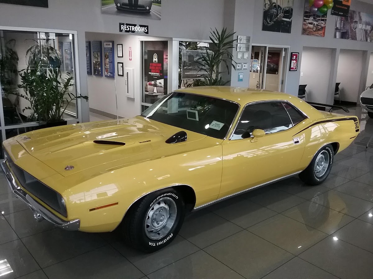 Sahara Chrysler Dodge Ram photo 4