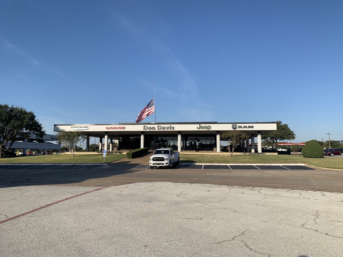 Clay Cooley Chrysler Dodge Jeep Ram Arlington photo 1