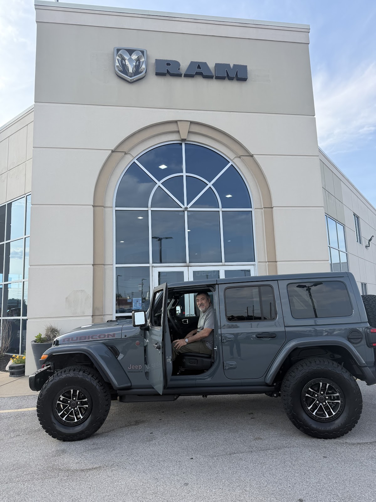 St. Louis Chrysler Dodge Jeep Ram photo 5