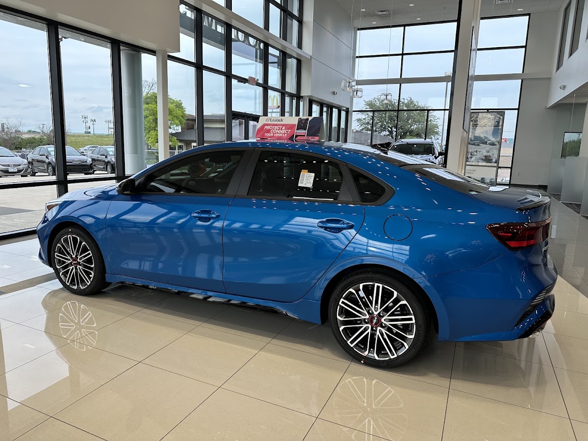 Southwest Dallas Kia photo 3
